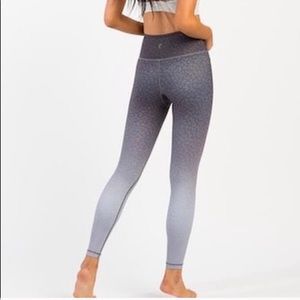Zyia Active Gray Leopard Ombre Athletic Leggings